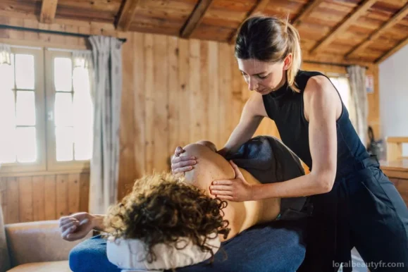 Martha Perry Massage Therapy, Auvergne-Rhône-Alpes - Photo 2