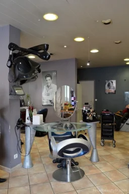 Salon de coiffure - Cruseilles - M et N Coiffure, Auvergne-Rhône-Alpes - Photo 4