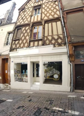 Foxhole Tattoo Shop, Centre-Val de Loire - Photo 1