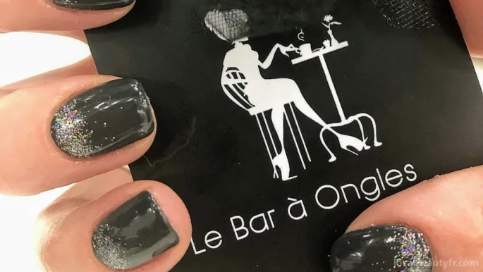 Le bar à ongles...by V, Île-de-France - Photo 3