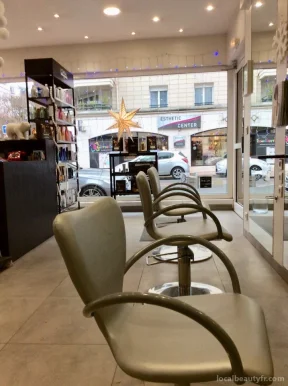 Salon Y, Île-de-France - Photo 3