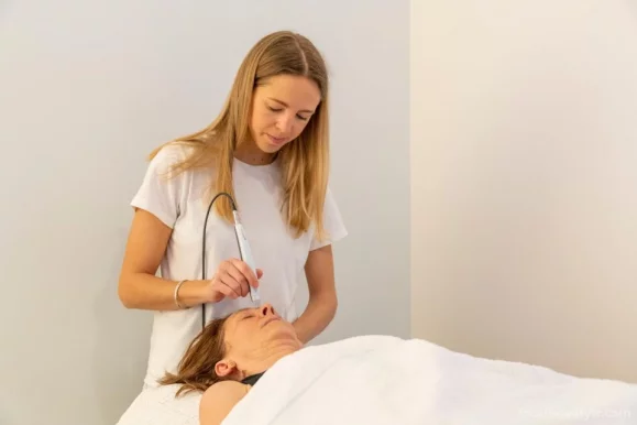 Claire Seguy - Massages Renata França Lyon - Maderothérapie - Luxopuncture, Lyon - Photo 2