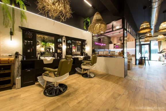 Le Crystal Coiffure Barber Shop | Coiffeur Marseille 12, Marseille - Photo 4