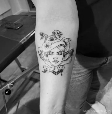 Tattoo Ladies. Beauty by tattoo ladies tattoo piercing, Normandy - Photo 2