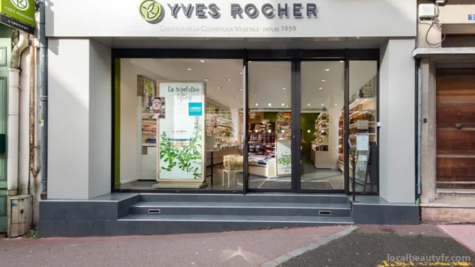 Yves Rocher, Normandy - Photo 1