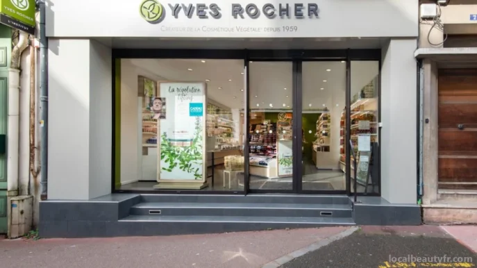 Yves Rocher, Normandy - Photo 3