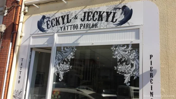 Eckyl and jeckyl tattoo parlor piercing, Normandy - Photo 1