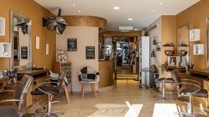 Christelle Coiffure, Normandy - Photo 3