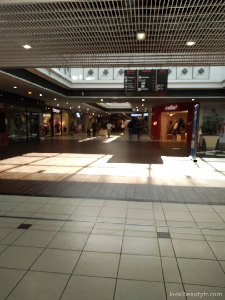 Hatley - Upper Canada Mall