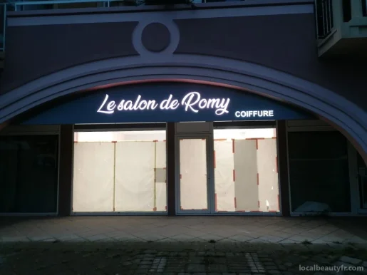Le salon de Romy Lattes, Occitanie - Photo 2