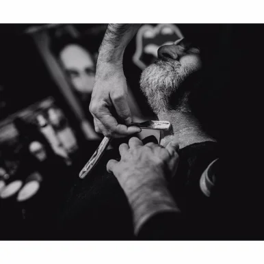 Barber Men Frontignan, Occitanie - Photo 1