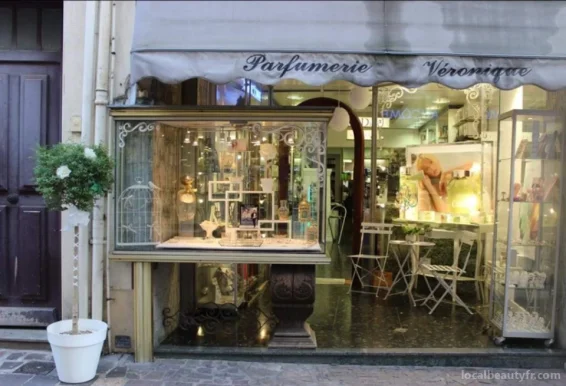 Parfumerie Véronique, Occitanie - Photo 2