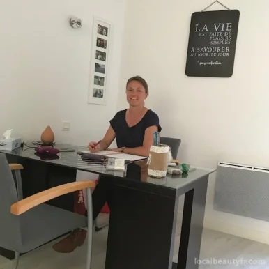 Stéphanie Maillet Girault Sophrologue - Massage Energétique Chinois - Massage Amma Assis - Yoga du Rire - L'atelier pour Soi, Occitanie - Photo 2