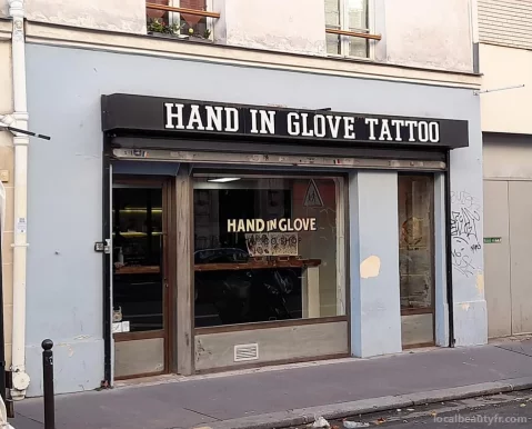 Hand In Glove Tattoo Shop, Paris - Photo 3
