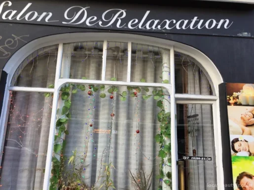 Danni Salon, Paris - 