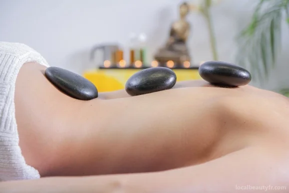 Massage bio et formation. Hypnose. Yoga du rire - Céline Réveillard C Zen 49, Pays de la Loire - Photo 3