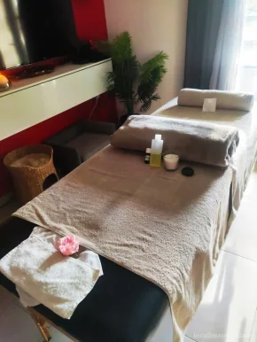 Massages et soins Esthétiques à domicile - Maisons d'hôtes & Domaines hôteliers, Provence-Alpes-Côte d'Azur - Photo 1