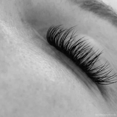 Natalie Williams Mobile Beauty Therapist & Eyelash Extension Expert., Provence-Alpes-Côte d'Azur - Photo 4